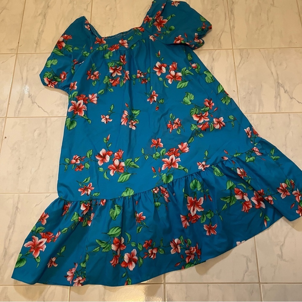 Hilo Hattie teal floral print dress / tunic mumu.  Beautiful colors! EUC!
